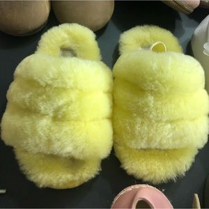 Kids Ugg fuzzy slides yellow size 7c